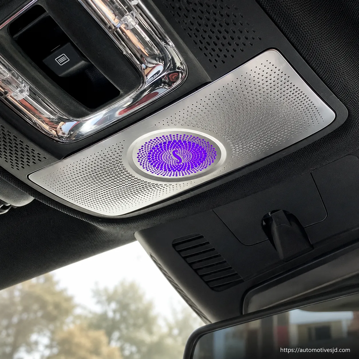 C118 CLA front overhead sunglasses holder ambient light effect