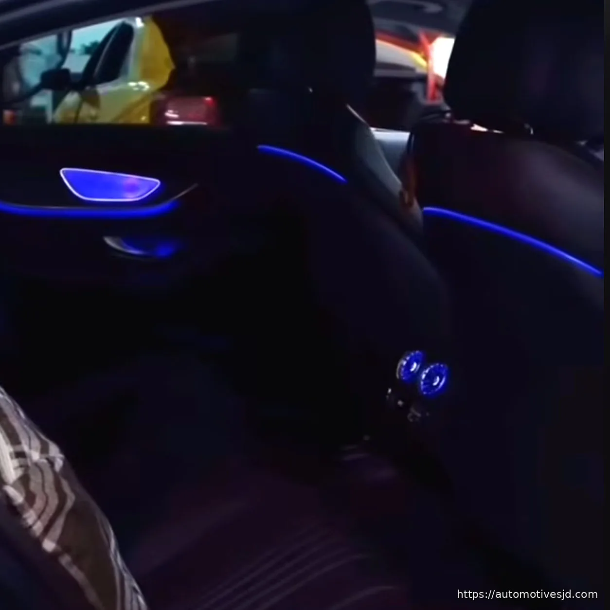 C257 CLS seat backrest ambient light effect