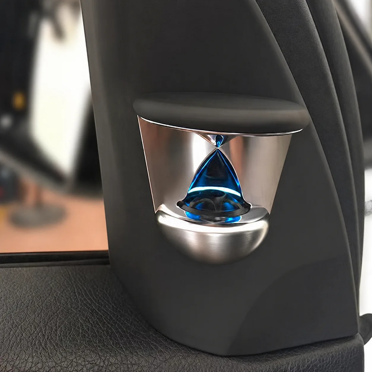 W166 GLE hourglass tweeter installed effect