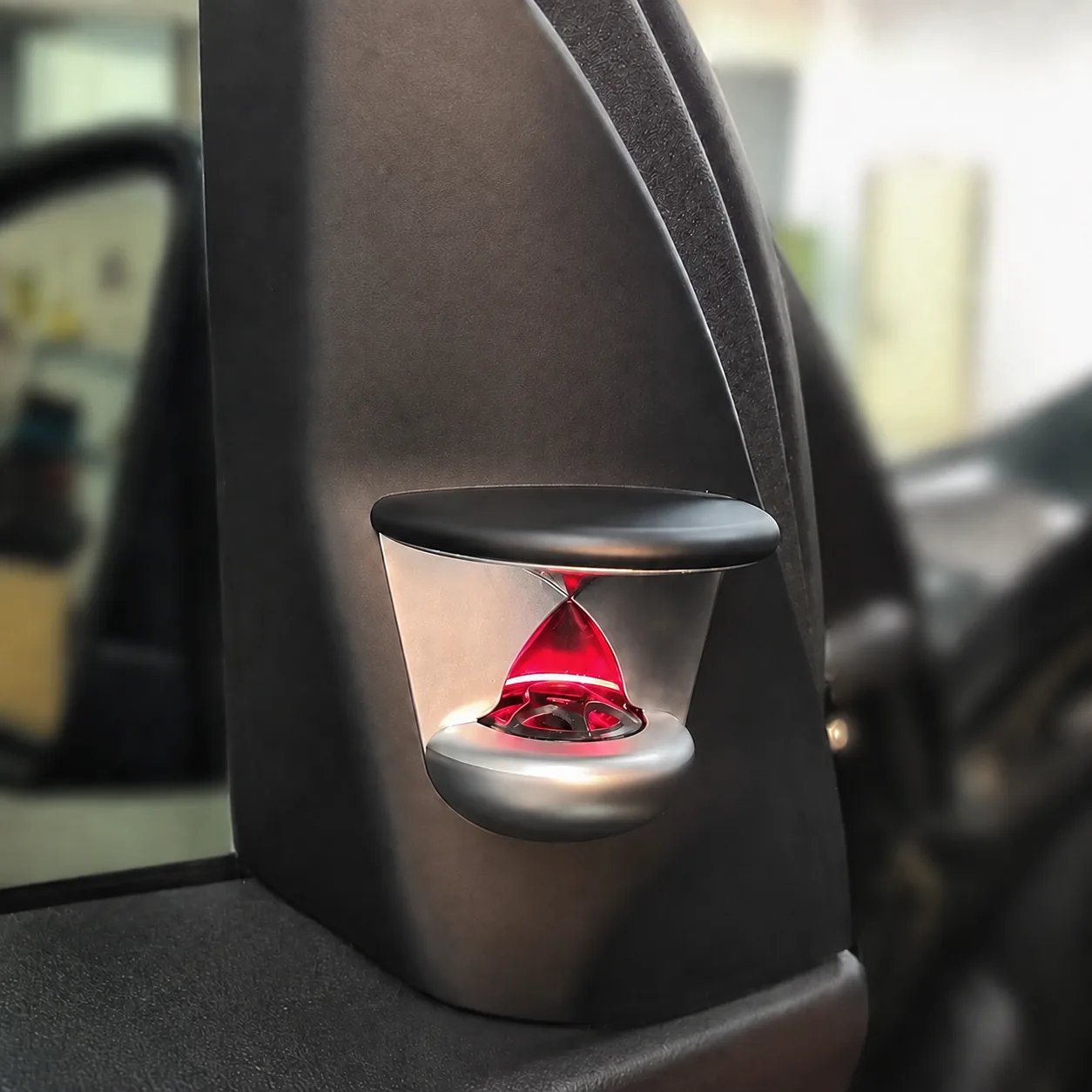 W166 GLE hourglass tweeter installed effect