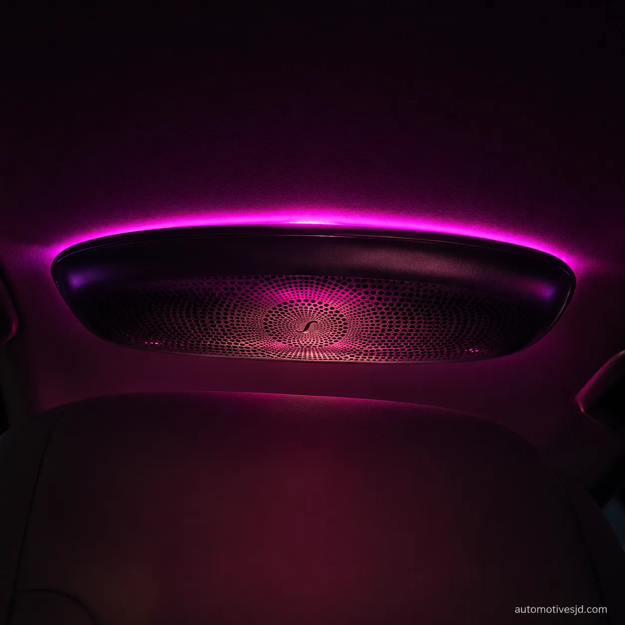 W213 E-Class three-piece rear roof speaker lighting effect inside the cabin