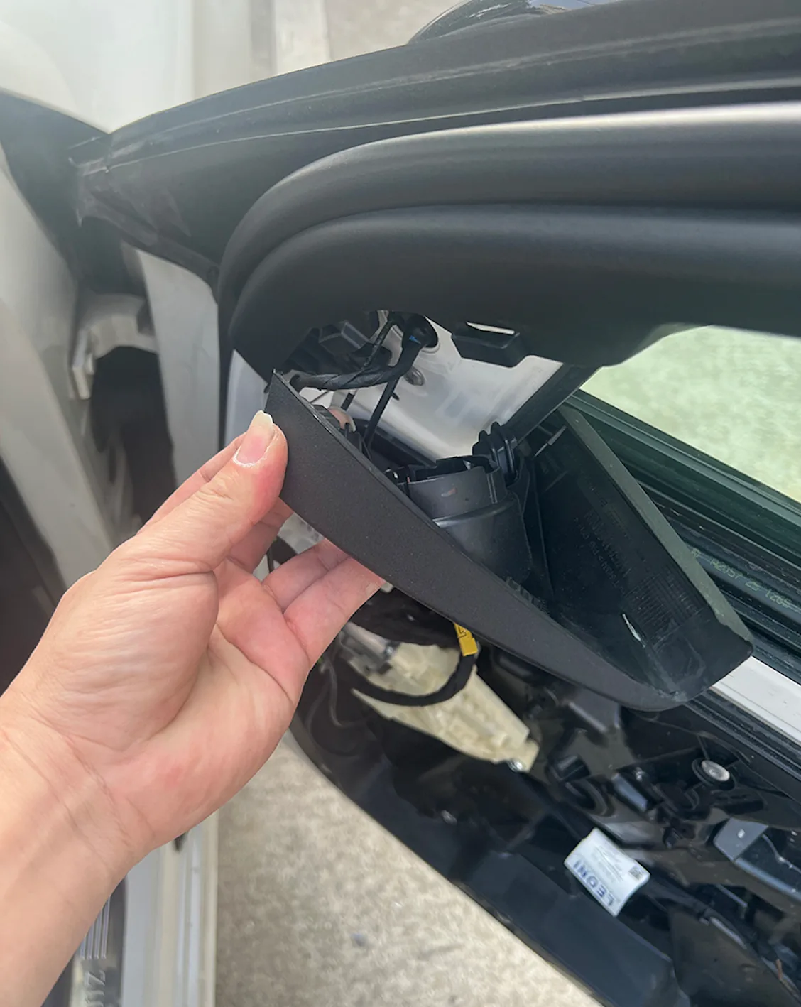 Mercedes W213 A-pillar triangular trim removal and 4D rotating tweeter installation