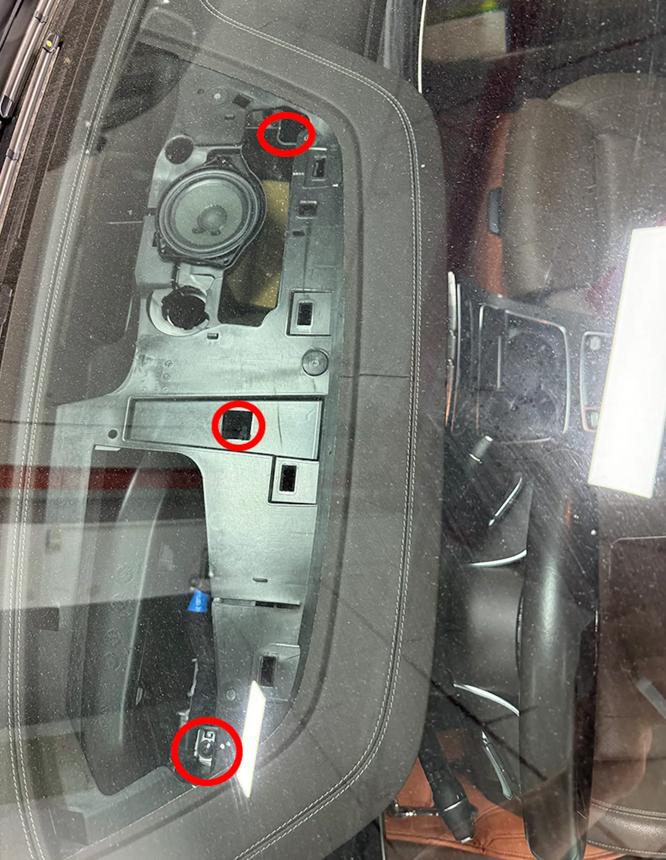 Mercedes-Benz W213 dual screen dashboard center speaker grille three T20 screws removal
